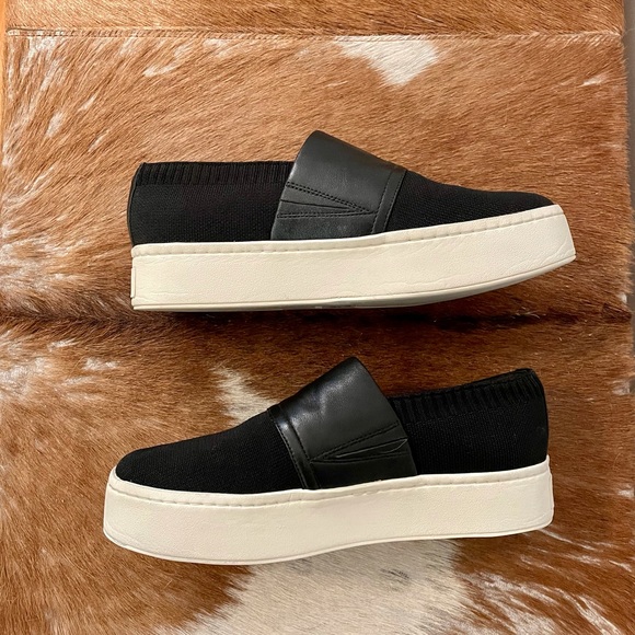[VINCE] “Ward” Slip-On Sneakers - Picture 2 of 3